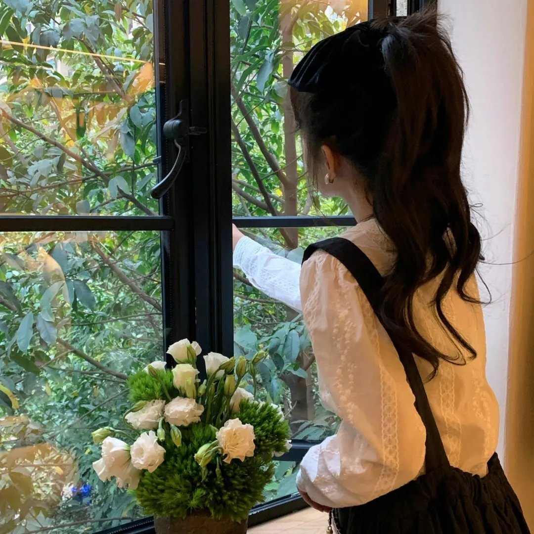 最后一个婚礼封面